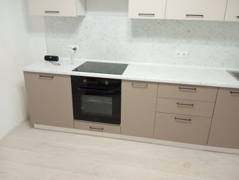 Кухонный гарнитур высокий Латте 3000 мм, Стол. 26 мм в Ивделе - ivdel.mebel-e96.ru